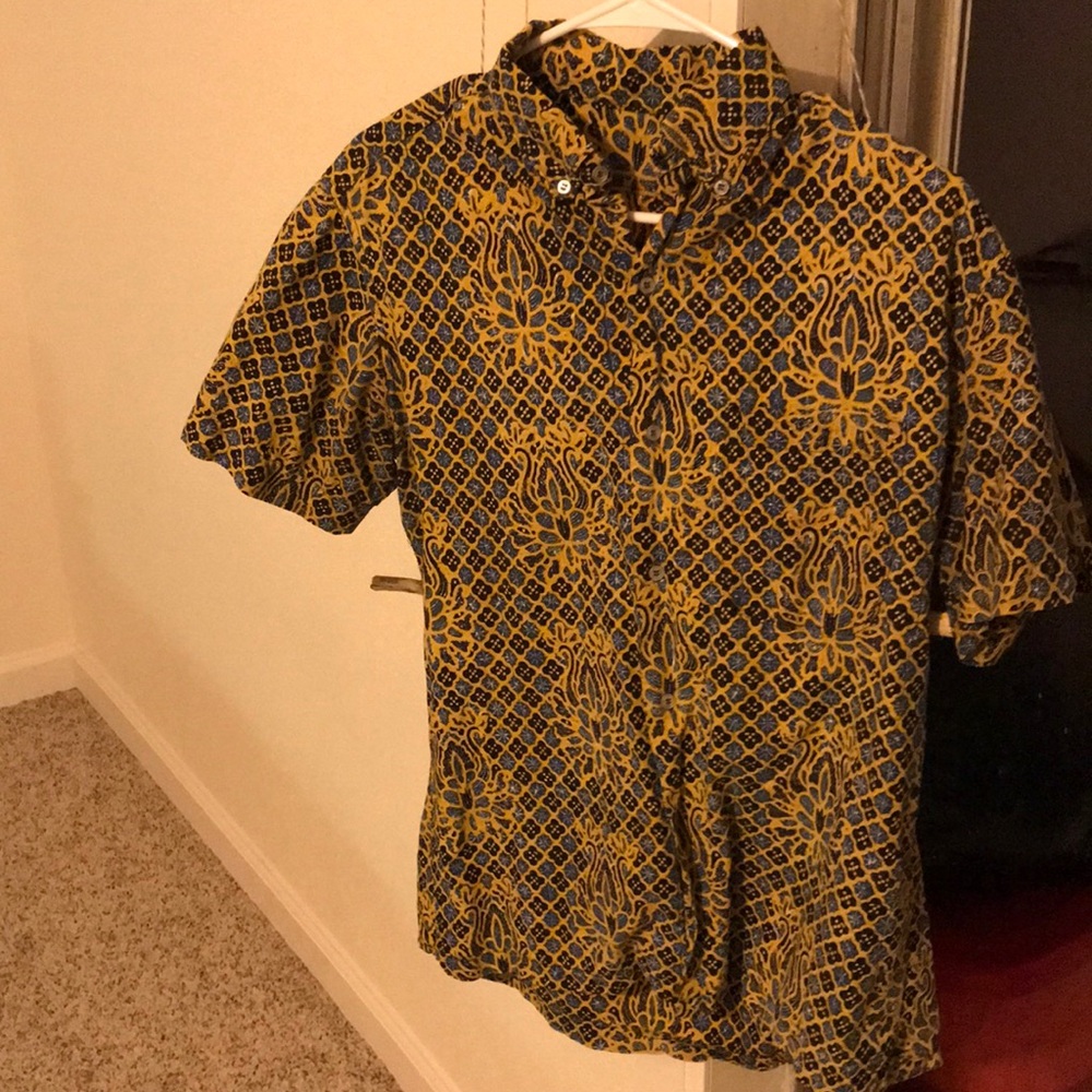 Button down top - Picture 2 of 3